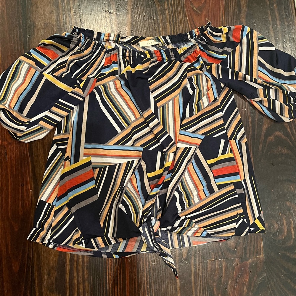 On or off the should color blocked top